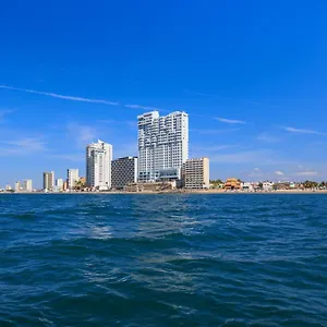 Courtyard By Marriott Hotel Mazatlan